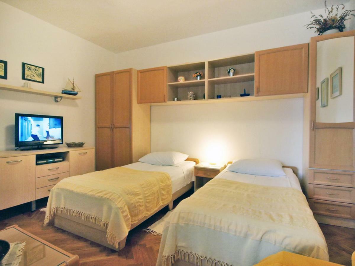 Holiday Home Mirta By Interhome Mali Iz Ngoại thất bức ảnh